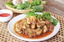 Thai Chicken Garlic Stir Fry (Gai Pad Kratiem)